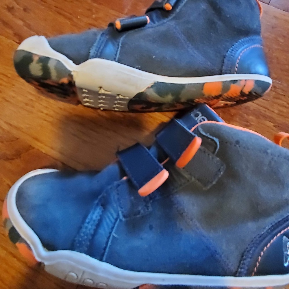 PLAE black suede HiTop MAX Boys size 12.5 Youth US shoe-minimal wear